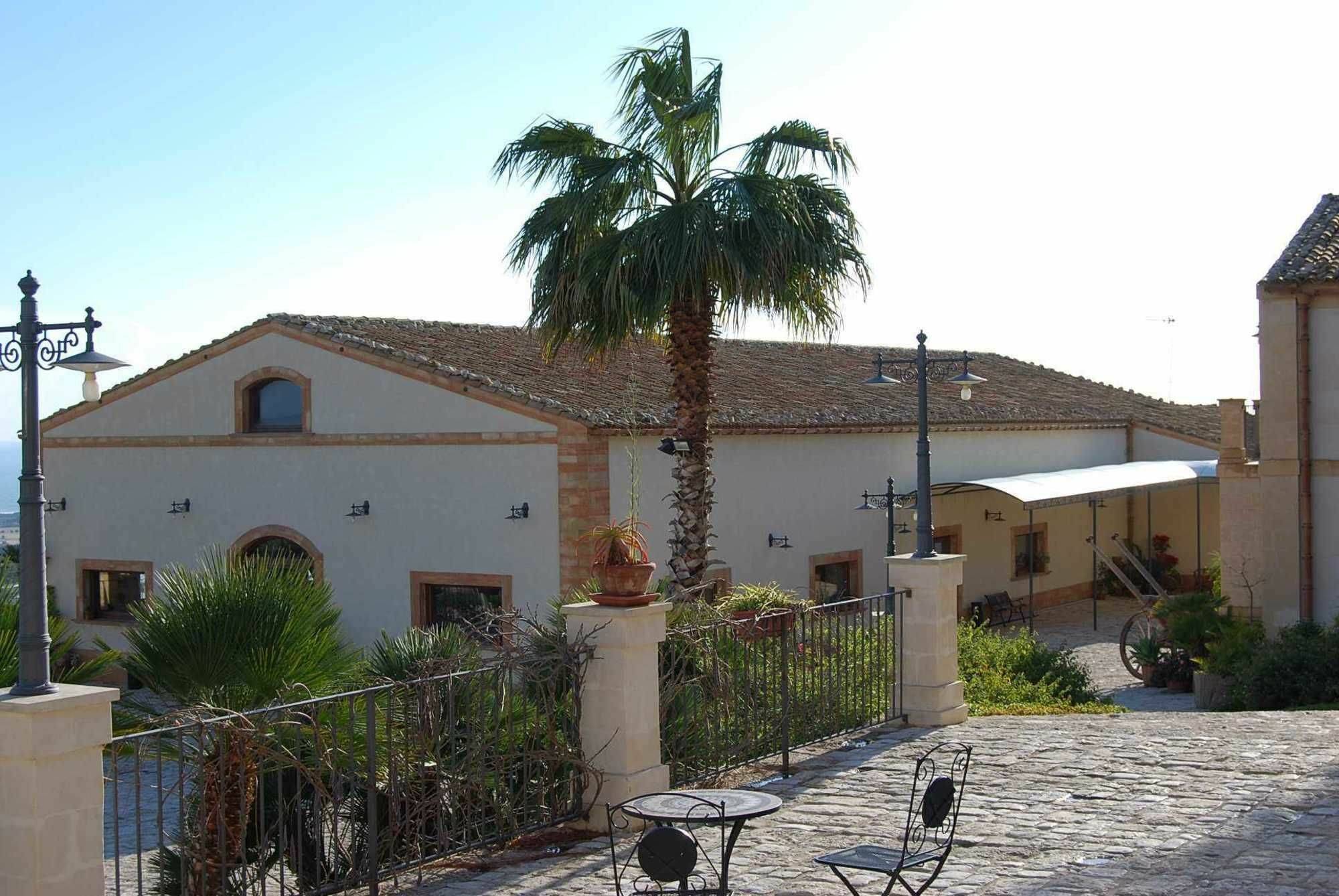 Silva Suri Marina di Ragusa Exterior foto